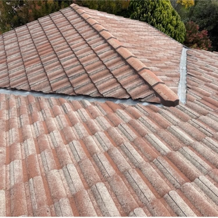 terracotta roof ridge capping